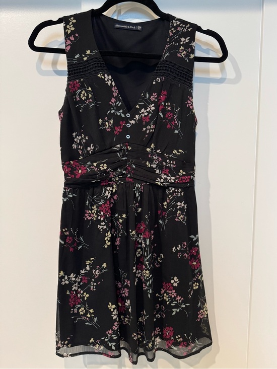 Abercrombie & Fitch Dresses & Skirts - Abercrombie and‎ Fitch Black Floral Sleeveless Dress
